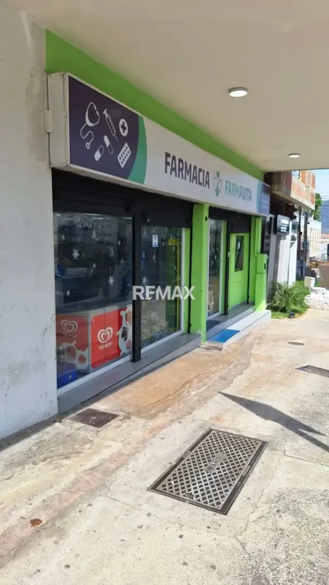 Se Vende Fondo de Comercio Farmacia en Avenida Cedeño Valencia - 2