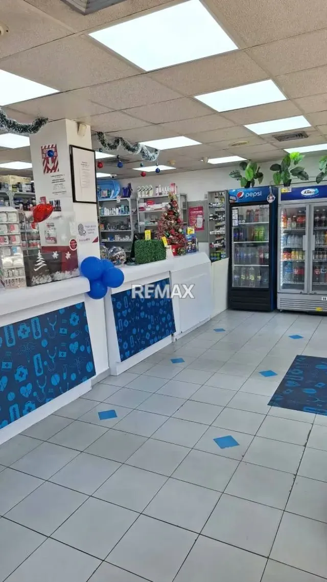 Se Vende Fondo de Comercio Farmacia en Avenida Cedeño Valencia - 4