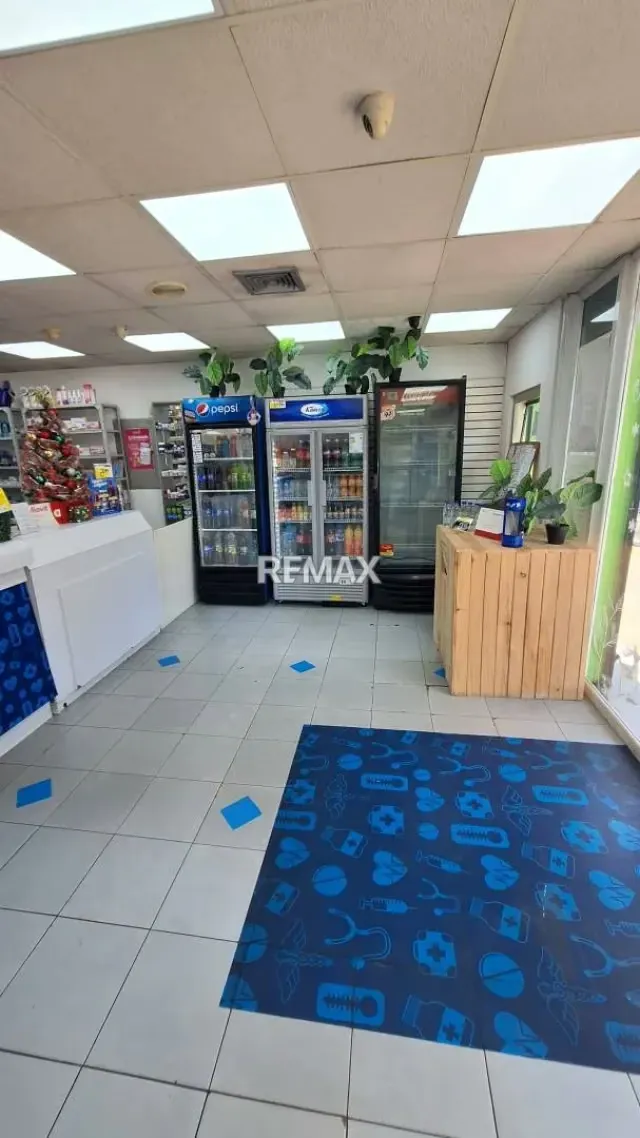 Se Vende Fondo de Comercio Farmacia en Avenida Cedeño Valencia - 7