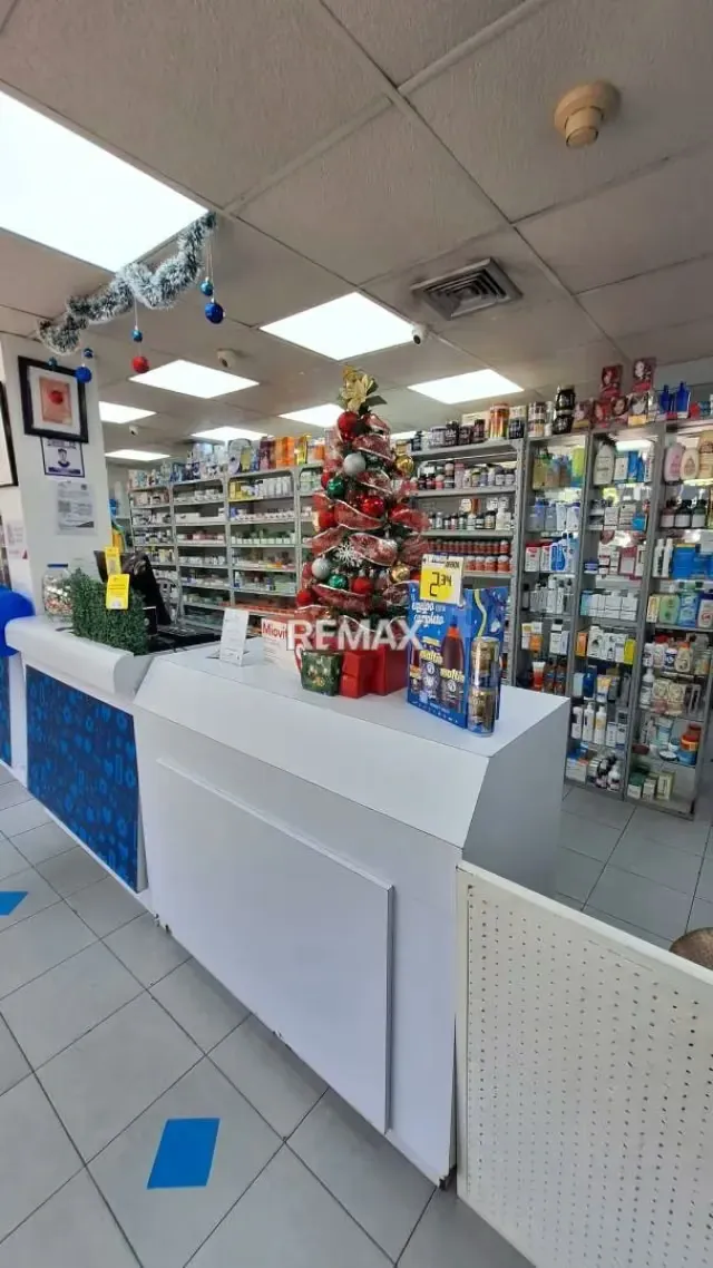 Se Vende Fondo de Comercio Farmacia en Avenida Cedeño Valencia - 8