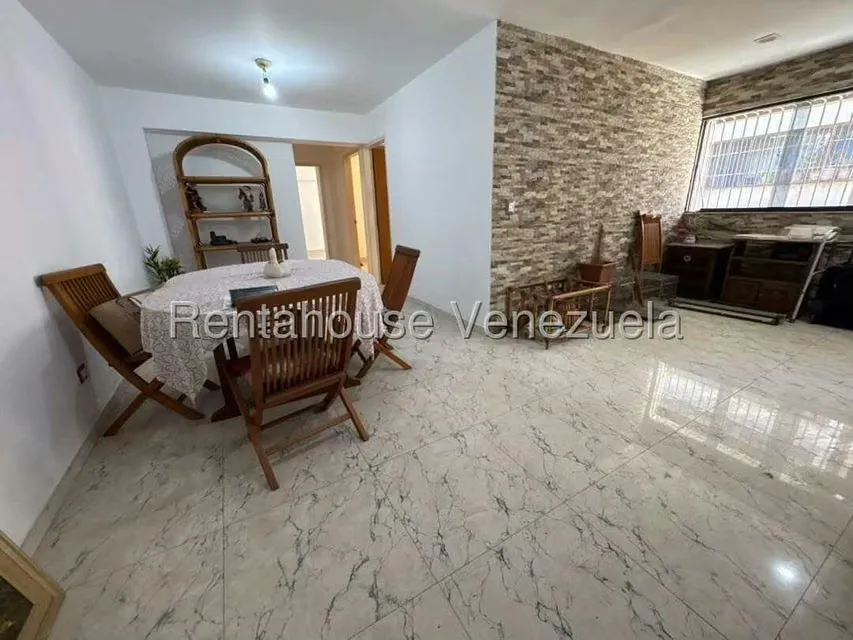 Apartamento (1 Nivel) en Venta en Parroquia La Candelaria, Distrito Metropolitano - 4