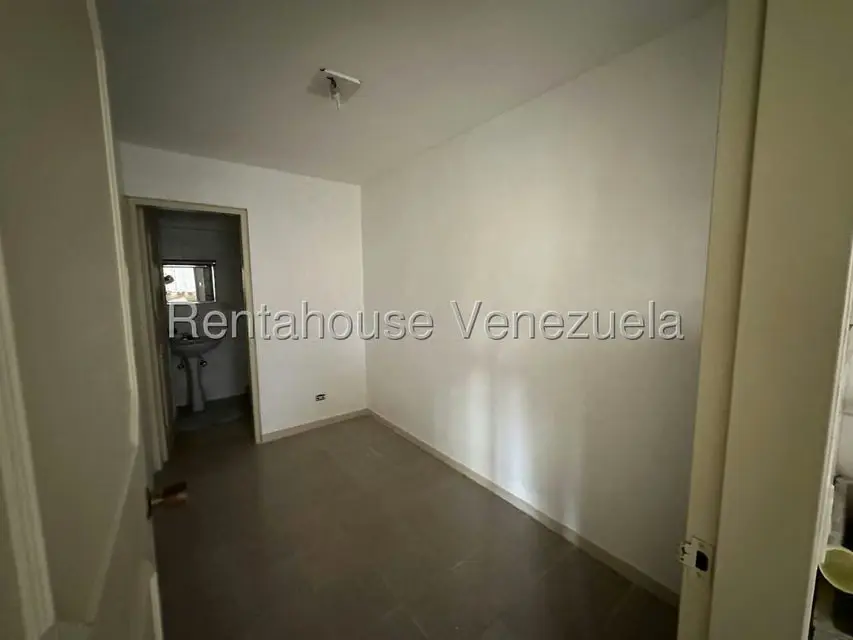 Apartamento (Penthouse) en Venta en Cumbres de Curumo, Distrito Metropolitano - 36