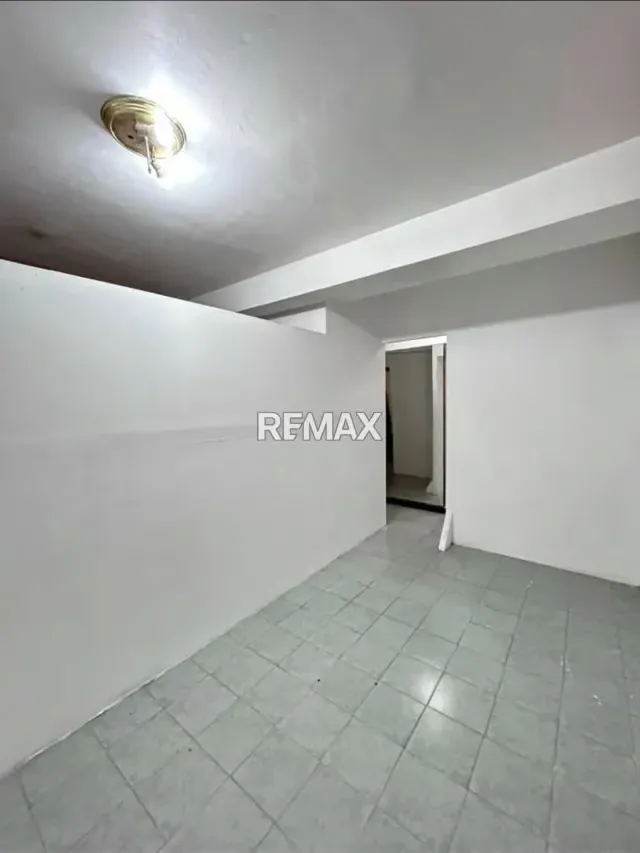Venta de Local Comercial Avenida Carlos Sanda Planta Baja - 14
