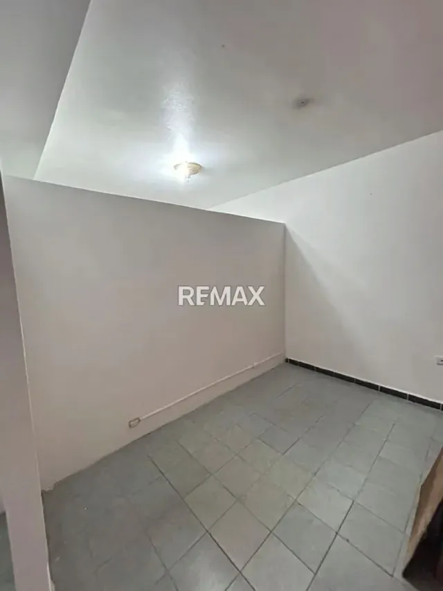 Venta de Local Comercial Avenida Carlos Sanda Planta Baja - 15