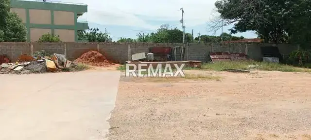 PATIO COMERCIAL EN ALQUILER EN MILAGRO NORTE.