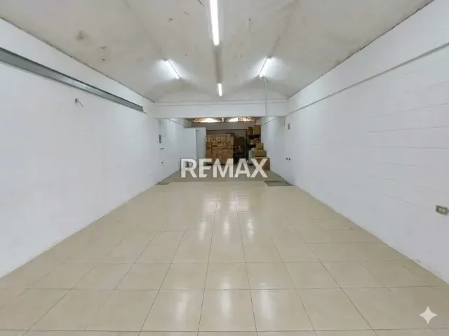 Alquilo Local Comercial en C.C. Comercial Industrial del Este - 13