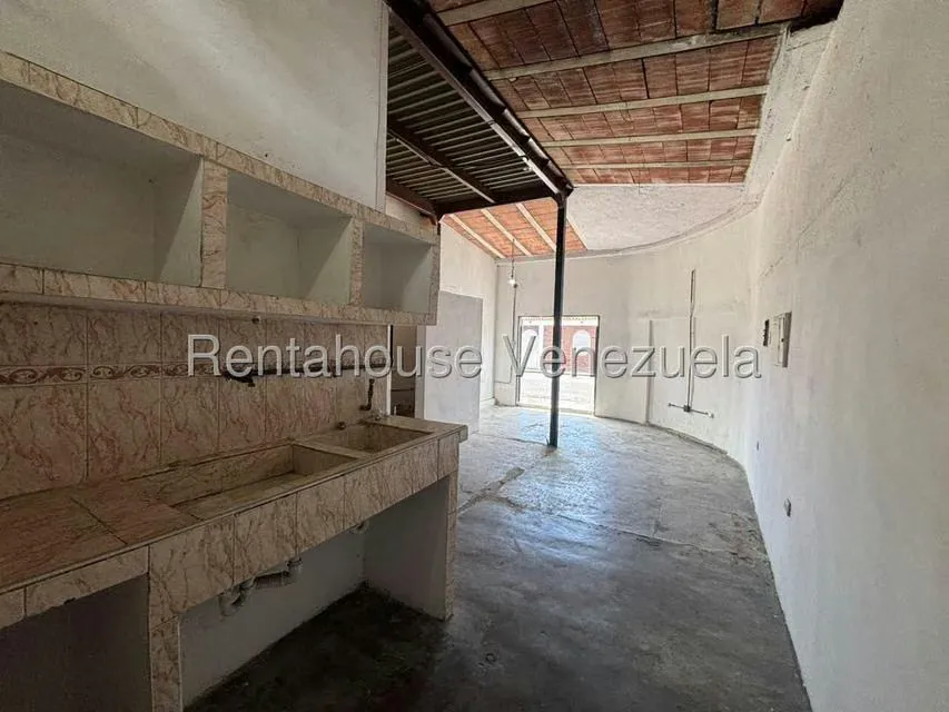 Local Comercial en Alquiler en Parroquia Juan de Villegas, Lara - 4