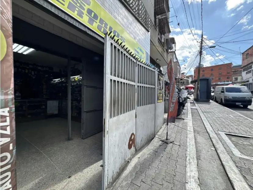 Edifcio Comercial Venta Catia 368000$ aceptamos financiamiento