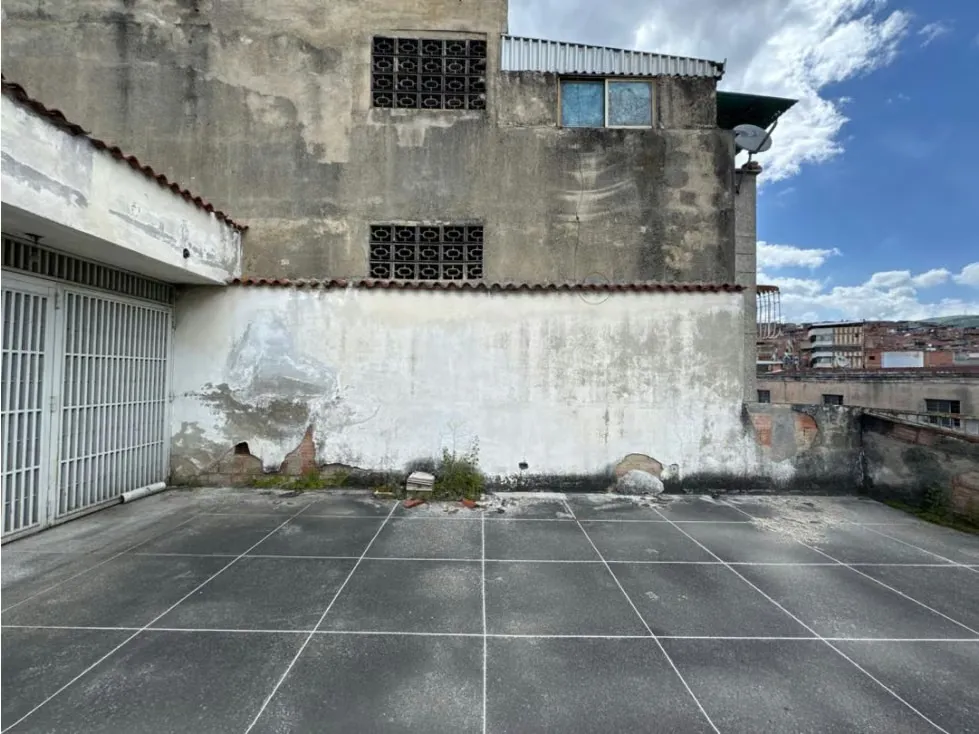 Edifcio Comercial Venta Catia 368000$ aceptamos financiamiento - 30