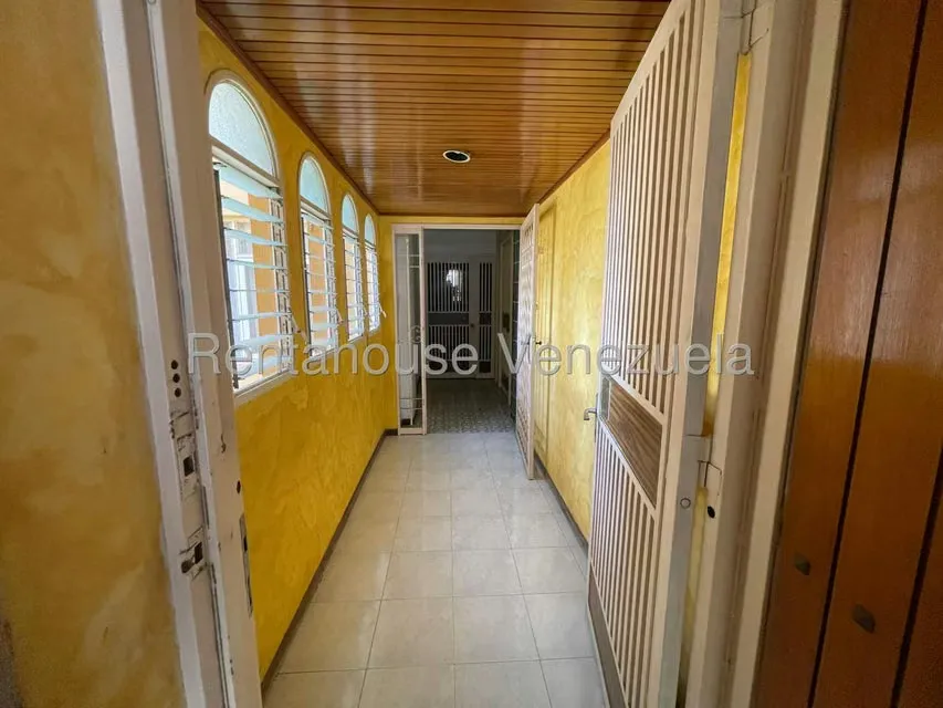 Apartamento (1 Nivel) en Venta en Colinas de Bello Monte, Distrito Metropolitano - 3