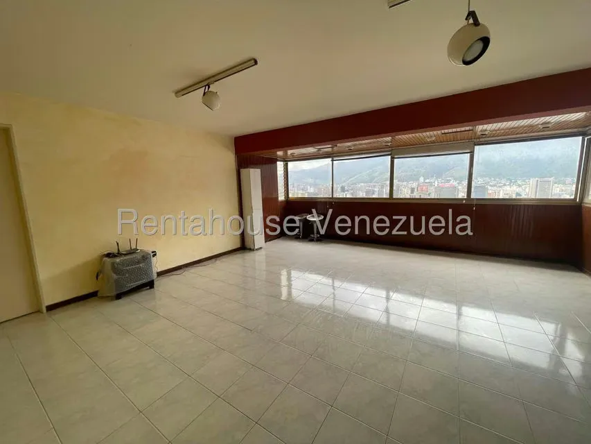 Apartamento (1 Nivel) en Venta en Colinas de Bello Monte, Distrito Metropolitano - 5