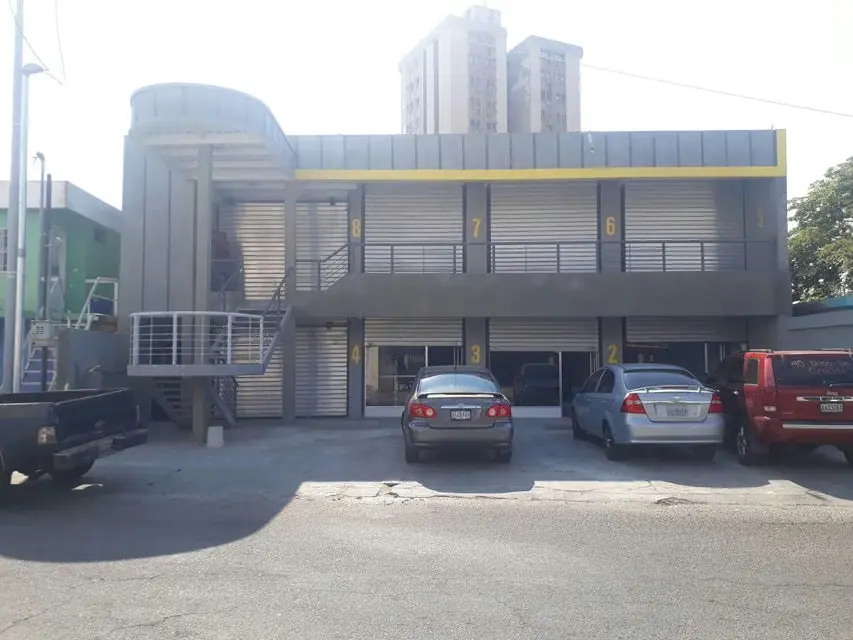 Local Comercial en Alquiler en Avenida Bolivar, Zulia - 2