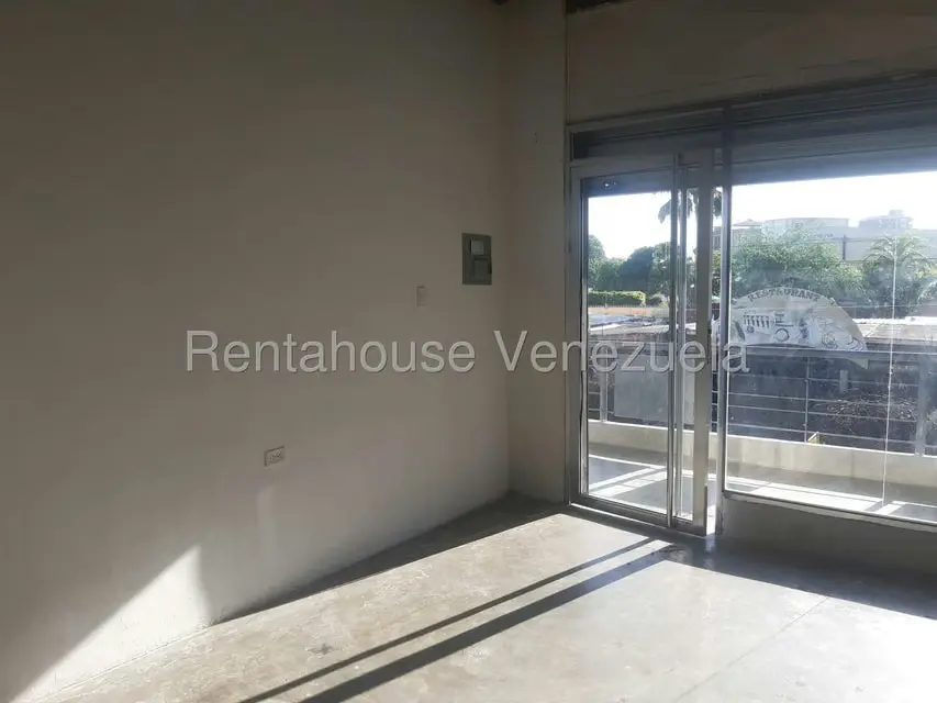 Local Comercial en Alquiler en Avenida Bolivar, Zulia - 10