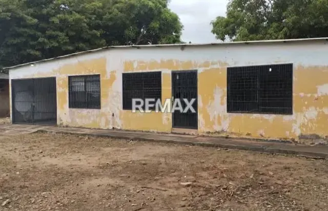 Venta de Terreno con Casa, Sector Las Amalias, Vía La Concepción. Municipio JEL - 4