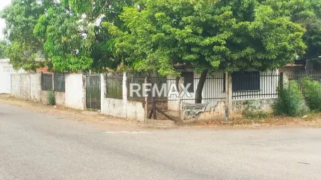 Venta de Terreno con Casa, Sector Las Amalias, Vía La Concepción. Municipio JEL - 5