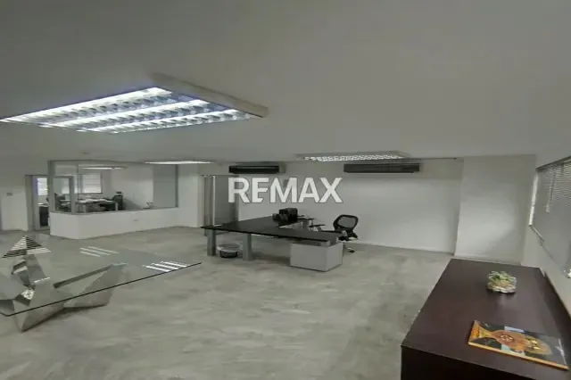 EDIFICIO INDUSTRIAL EN VENTA - URB. BOLEITA NORTE - 11
