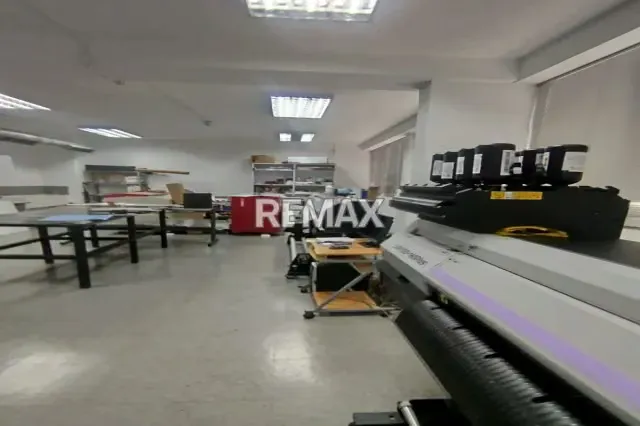 EDIFICIO INDUSTRIAL EN VENTA - URB. BOLEITA NORTE - 5