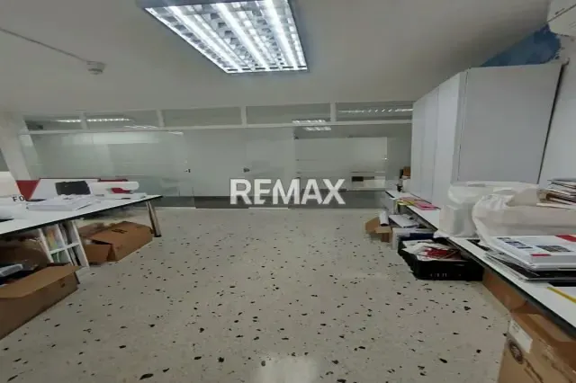 EDIFICIO INDUSTRIAL EN VENTA - URB. BOLEITA NORTE - 8