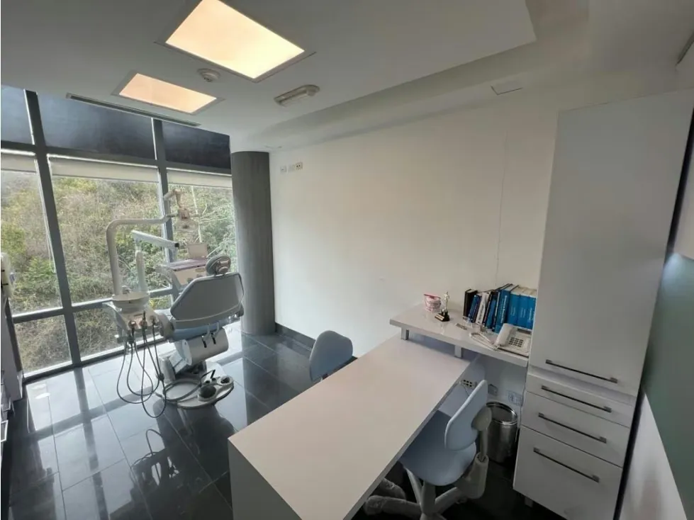 Se alquila consultorio odontologico 12 m2 La Trinidad - 3