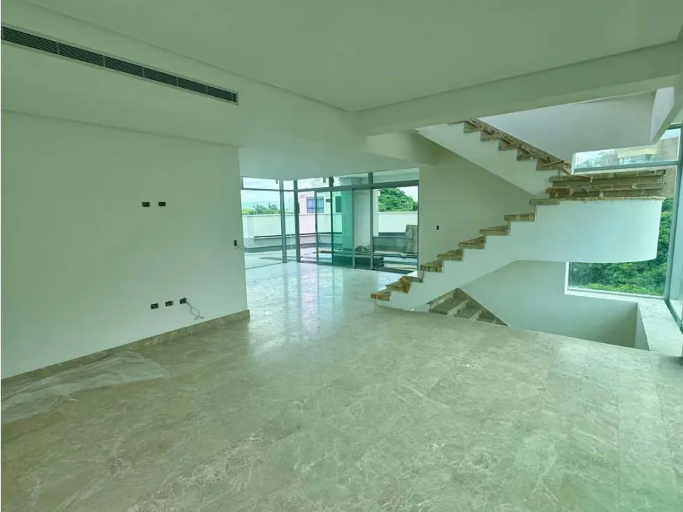 En Venta Apartamento Triplex en La Castellana. Chacao - Caracas - 9