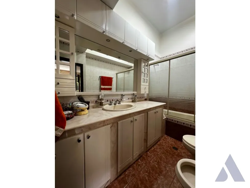 Vendo casa 550m2 San Bernardino 4130 - 14