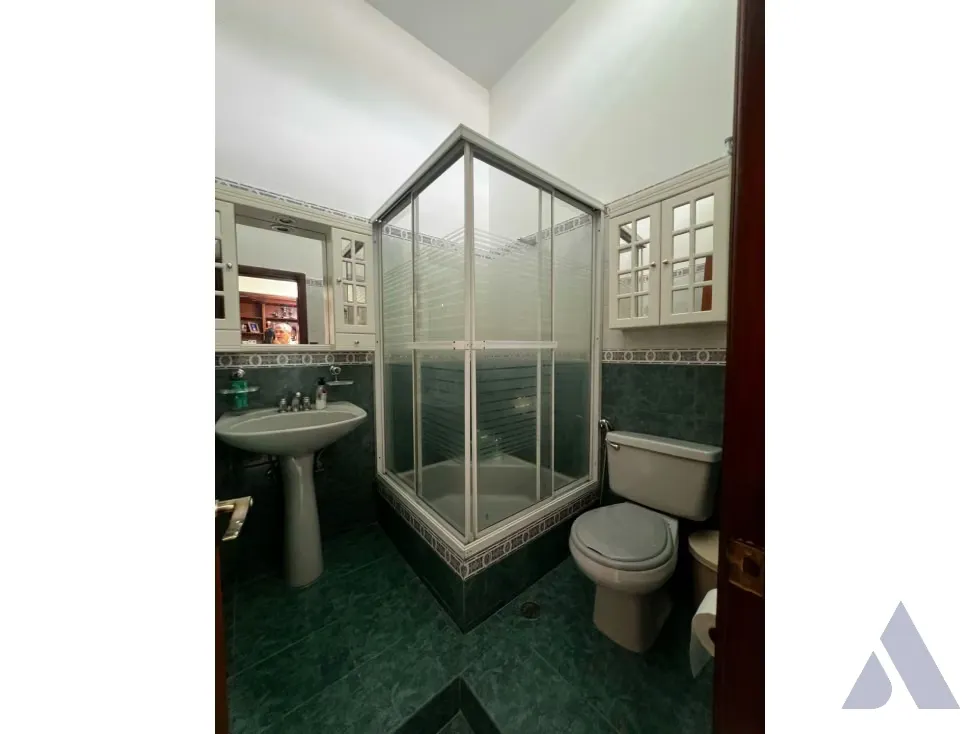 Vendo casa 550m2 San Bernardino 4130 - 18