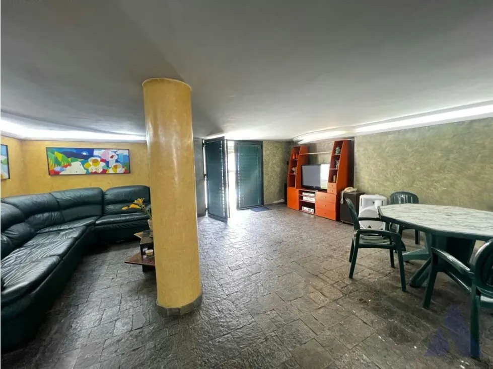 Vendo casa 550m2 San Bernardino 4130 - 20