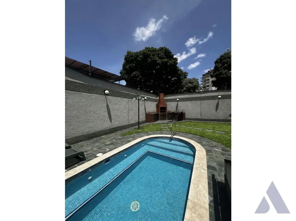 Vendo casa 550m2 San Bernardino 4130 - 4