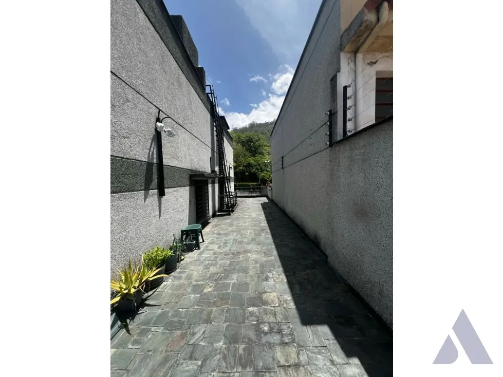 Vendo casa 550m2 San Bernardino 4130 - 5