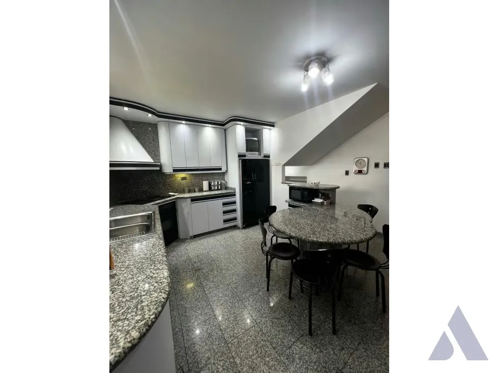 Vendo casa 550m2 San Bernardino 4130 - 9