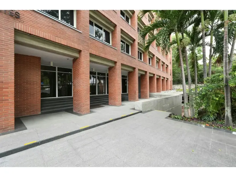 Moderno apartamento ejecutivo en alquiler en Altamira 55 M2