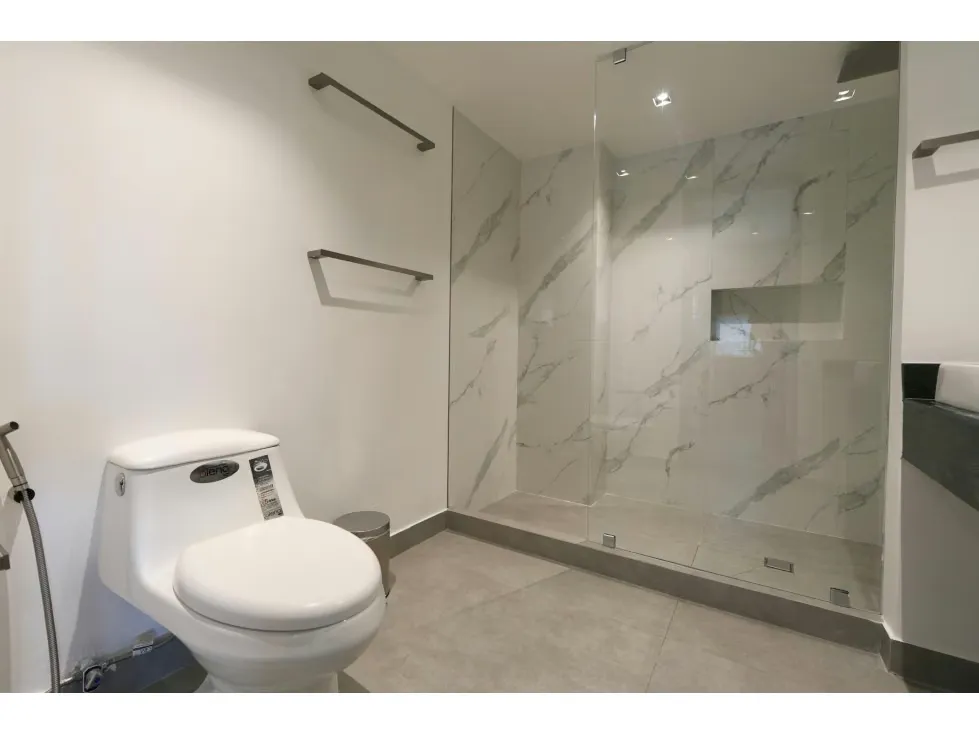 Moderno apartamento ejecutivo en alquiler en Altamira 55 M2 - 17