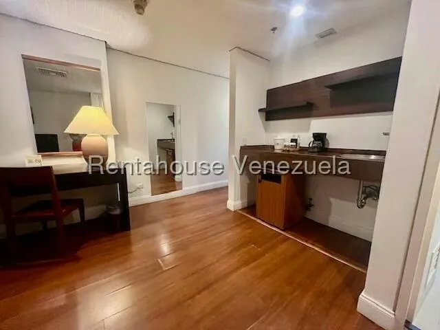 Apartamento (1 Nivel) en Alquiler en Chuao, Distrito Metropolitano - 4