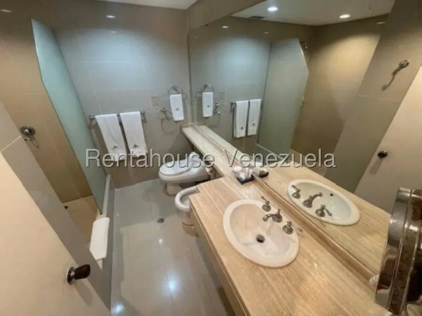 Apartamento (1 Nivel) en Alquiler en Chuao, Distrito Metropolitano - 6