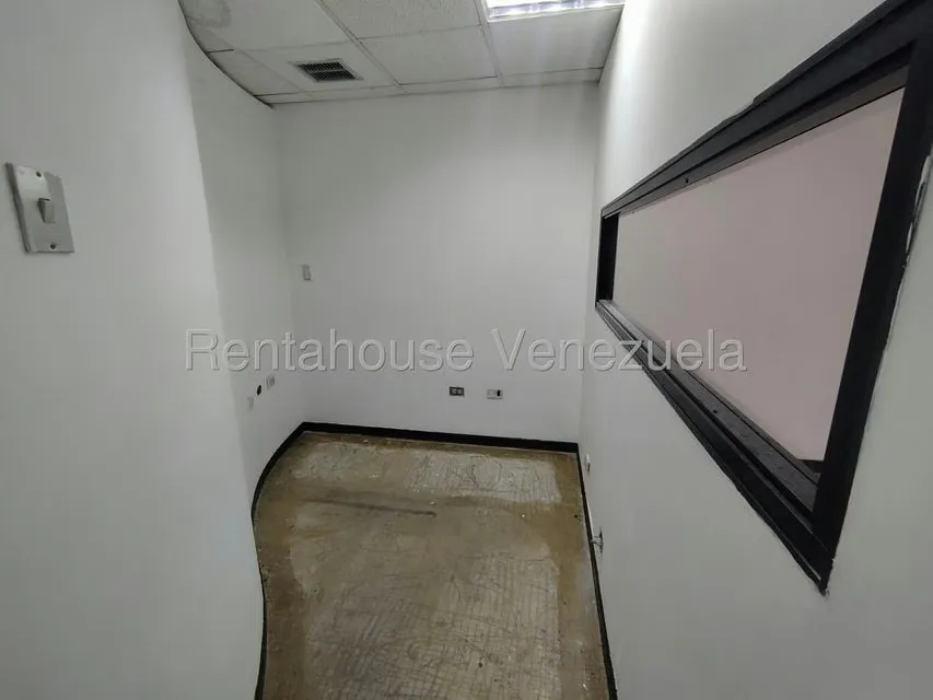 Oficina en Venta en Los Palos Grandes, Distrito Metropolitano - 13