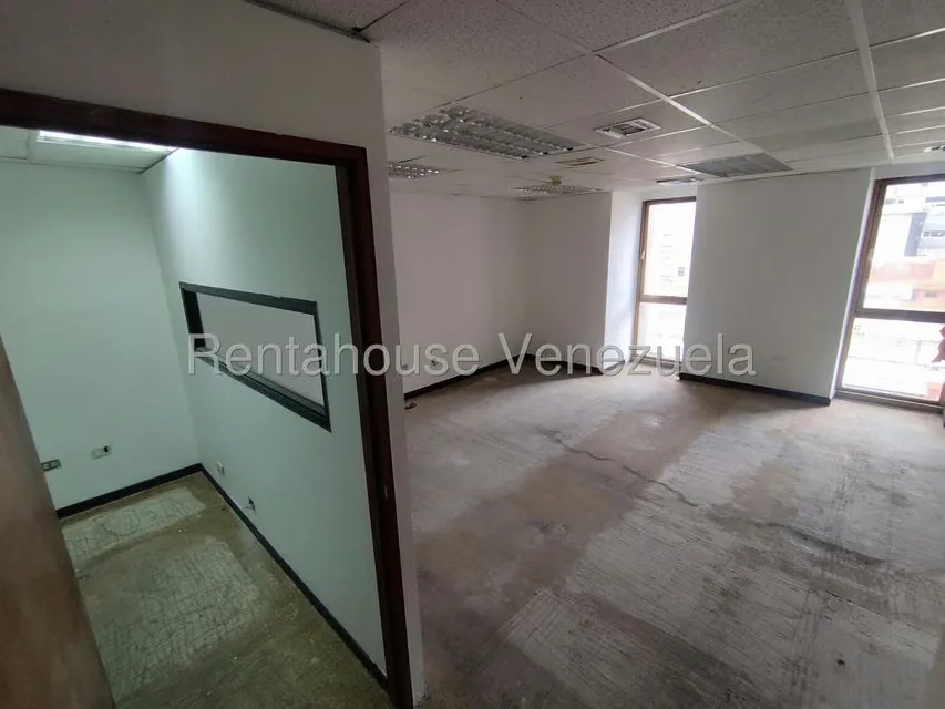 Oficina en Venta en Los Palos Grandes, Distrito Metropolitano - 14
