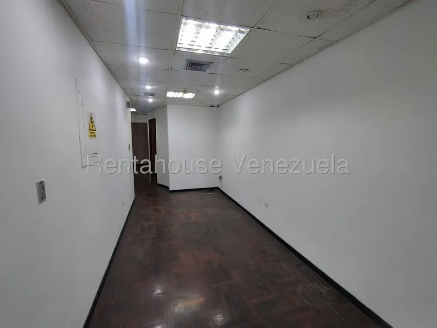 Oficina en Venta en Los Palos Grandes, Distrito Metropolitano - 3