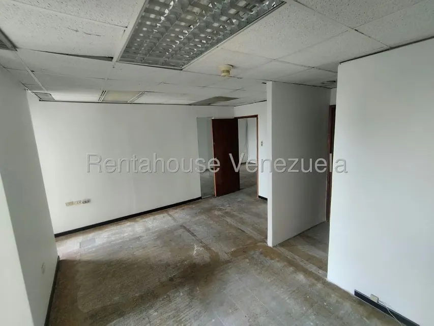Oficina en Venta en Los Palos Grandes, Distrito Metropolitano - 23