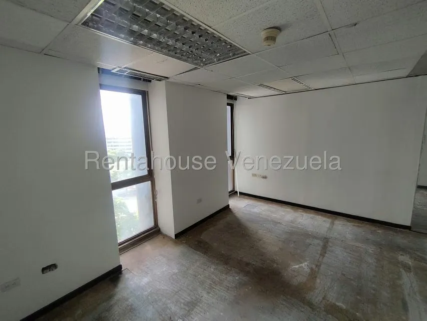 Oficina en Venta en Los Palos Grandes, Distrito Metropolitano - 24