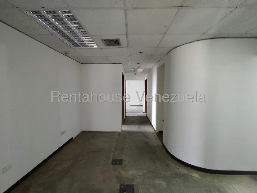 Oficina en Venta en Los Palos Grandes, Distrito Metropolitano - 26