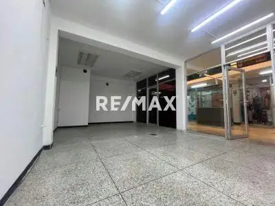Locales Comerciales N° 27 en Alquiler Avenida Andrés Bello entre Carrera 21 y 22 Zona Centro- Barquisimeto
