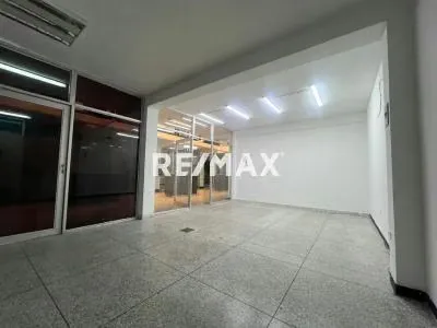 Locales Comerciales N° 27 en Alquiler Avenida Andrés Bello entre Carrera 21 y 22 Zona Centro- Barquisimeto - 3