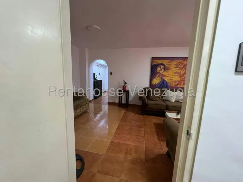 Apartamento (1 Nivel) en Alquiler en El Paraiso, Distrito Metropolitano - 11