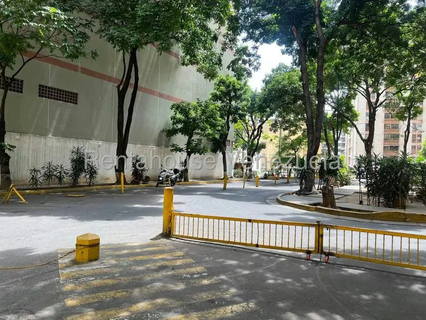 Apartamento (1 Nivel) en Alquiler en El Paraiso, Distrito Metropolitano - 21