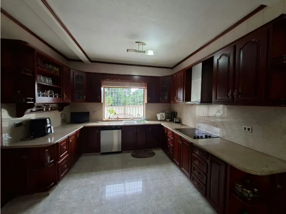 Vendo casa familiar 450m2 Alta Florida 2845 - 16