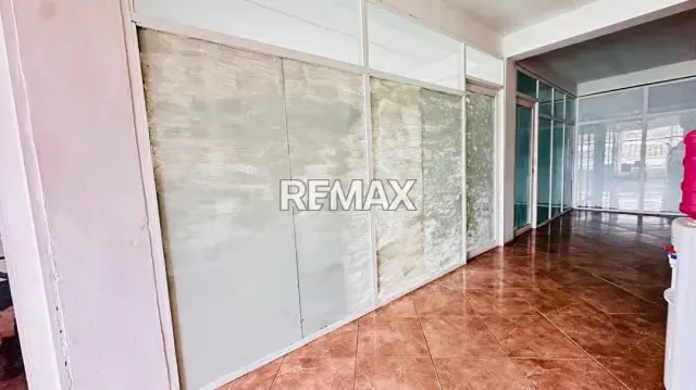 SE VENDE Local Comercial. Local N 9 Primer piso Ubicación Tariba Municipio Cardenas - 4
