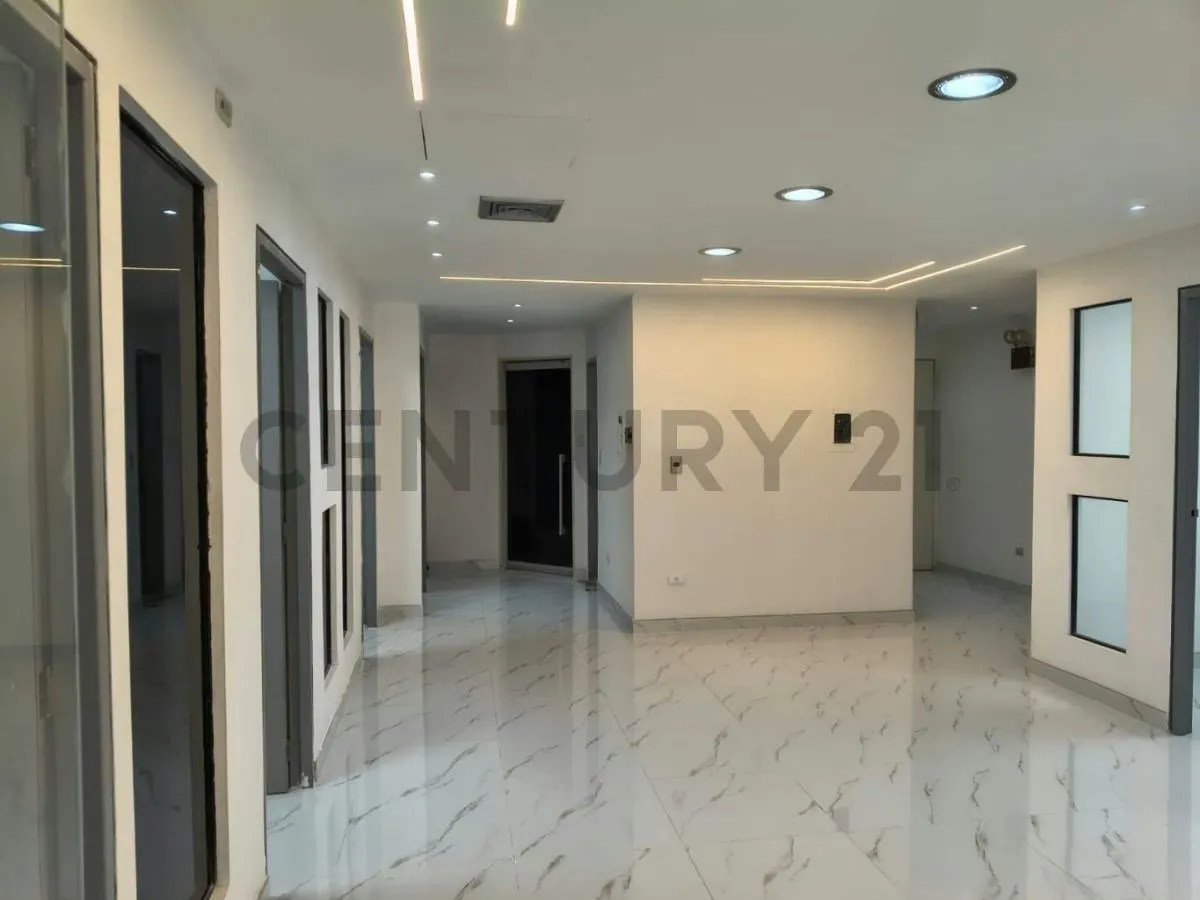 TU PROXIMO CENTRO DE NEGOCIOS EN ELCORAZON DE SABANA GRANDE ! - 12