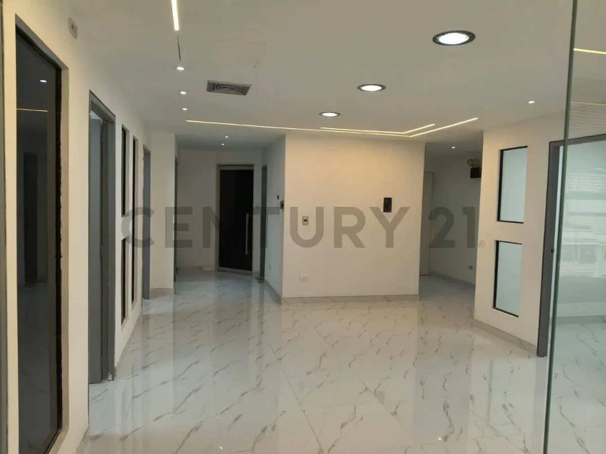TU PROXIMO CENTRO DE NEGOCIOS EN ELCORAZON DE SABANA GRANDE ! - 6