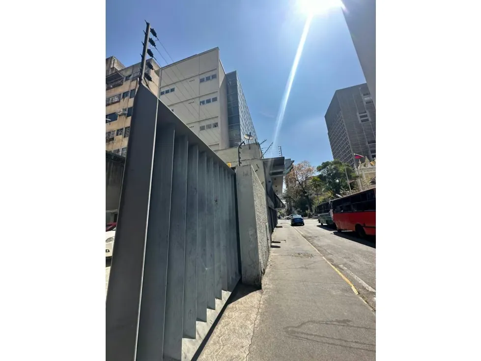 Vendo edificio 1764m2 Centro de Caracas 3642