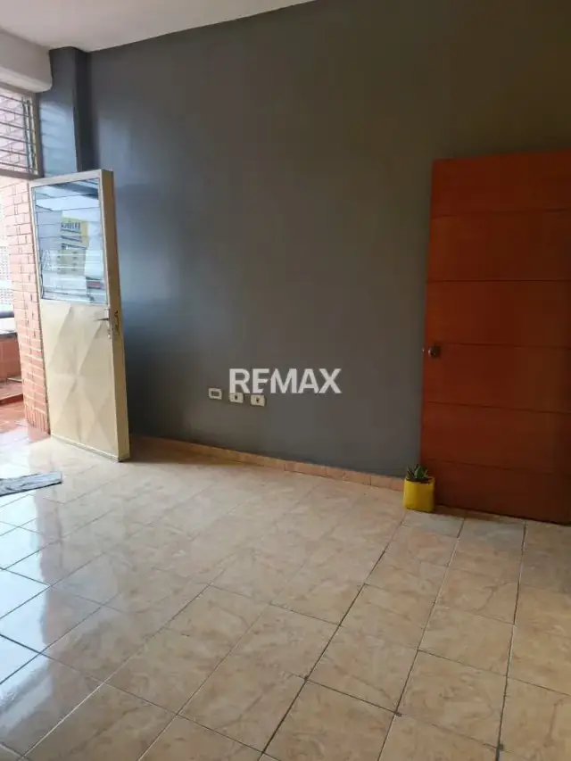 Oficina en Alquiler Av. Andres Bello, entre Av. Venezuela y carrera 25 - Zona Centro - Barquisimeto